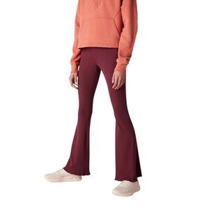 Outdoor voices super form ribbed flare leggings in Shiraz maroon size XS